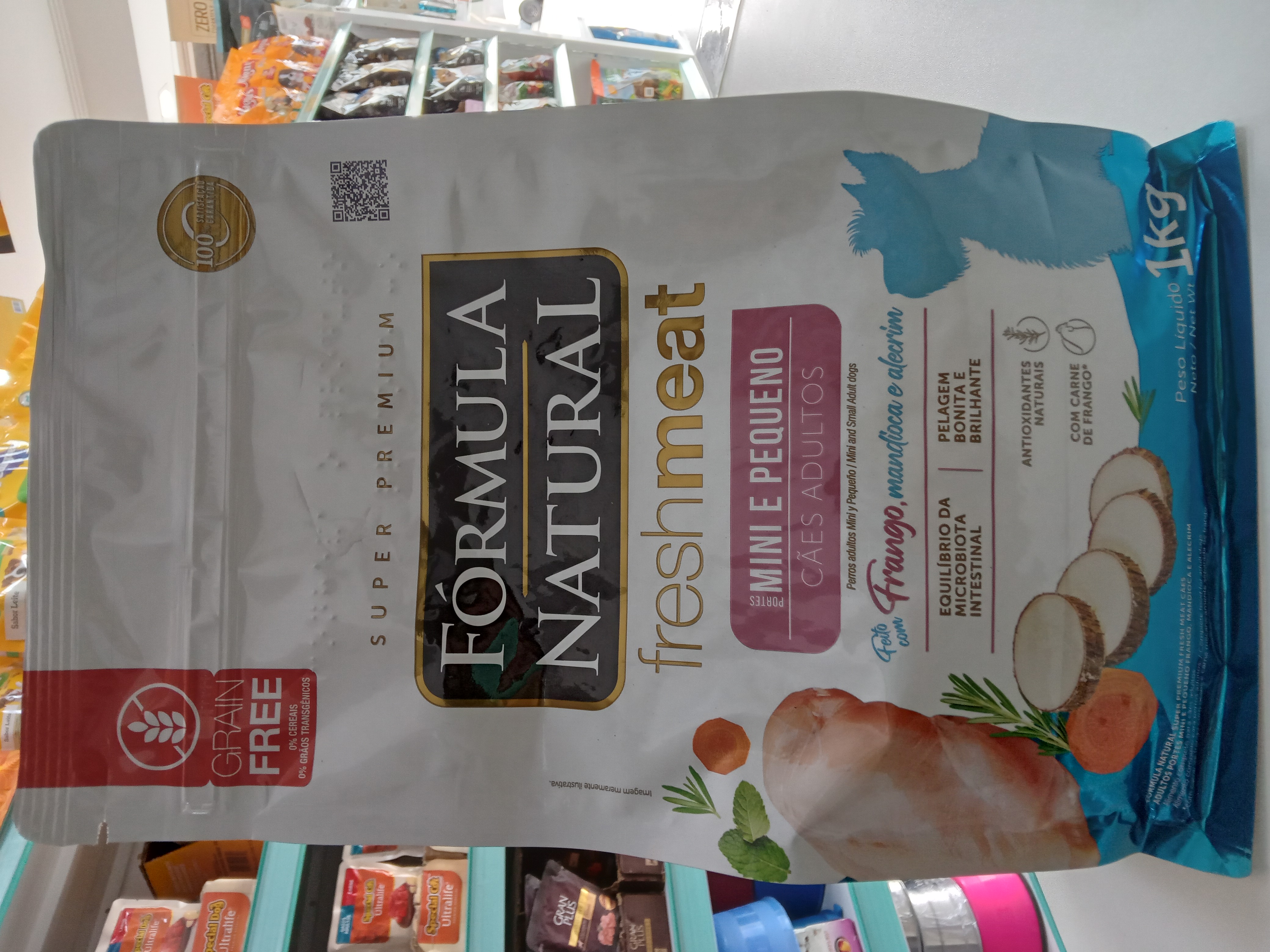 Fórmula Natural Fresh Meat 1kg Frango, Mandioca e Alecrim
